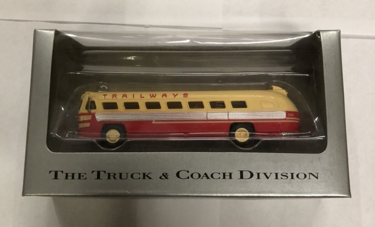 American Precision Models 109 1:87 Flxible Clipper Trailways Bus #164
