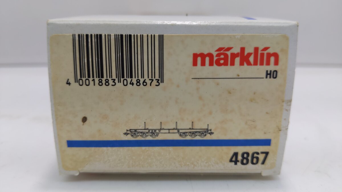 Marklin 4867 HO Scale Flatcar with Stakes