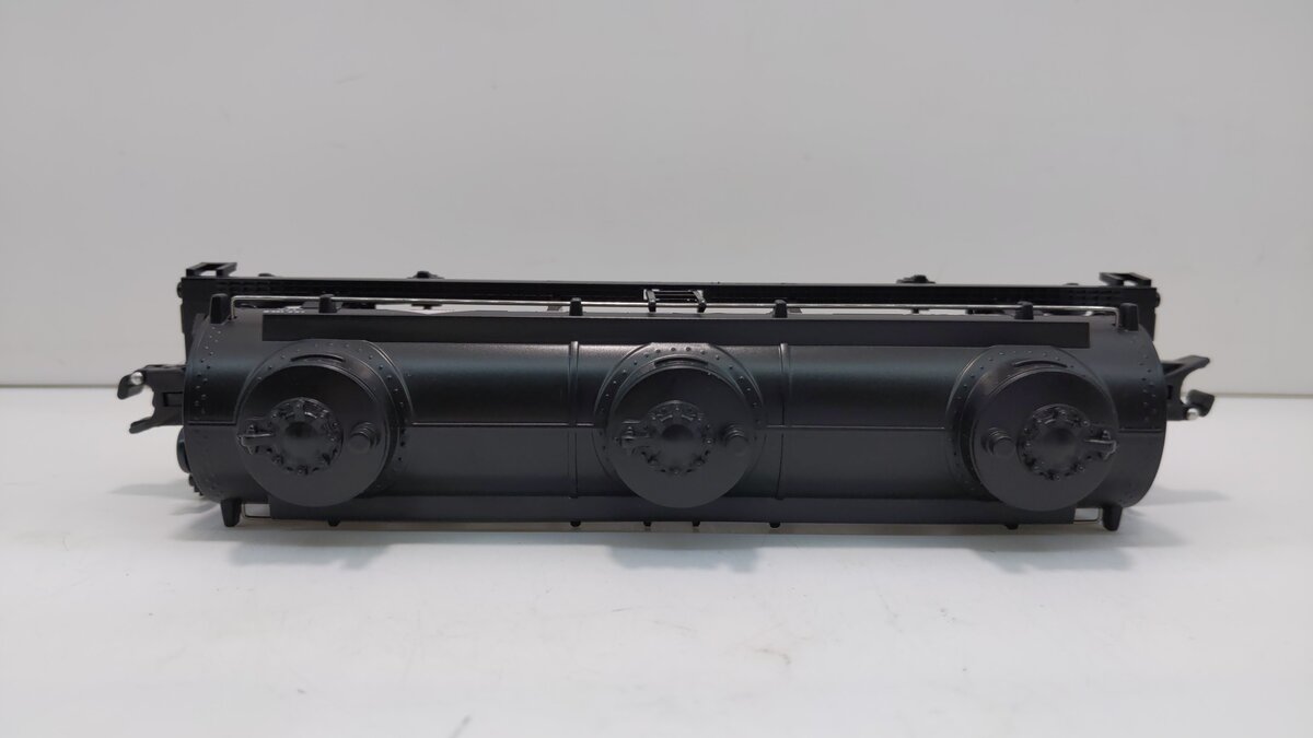 American Flyer 6-48418 S Gauge Protex 3-Dome Tank Car #1054
