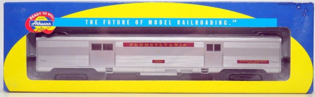 Athearn 7930 HO PRR Streamlined Baggage Car #7943