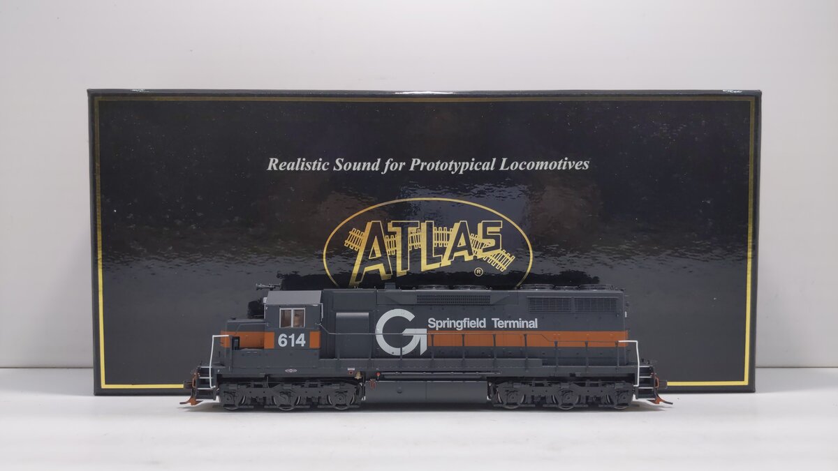 Atlas 7044 HO Amtrak FP7 Diesel Locomotive #123