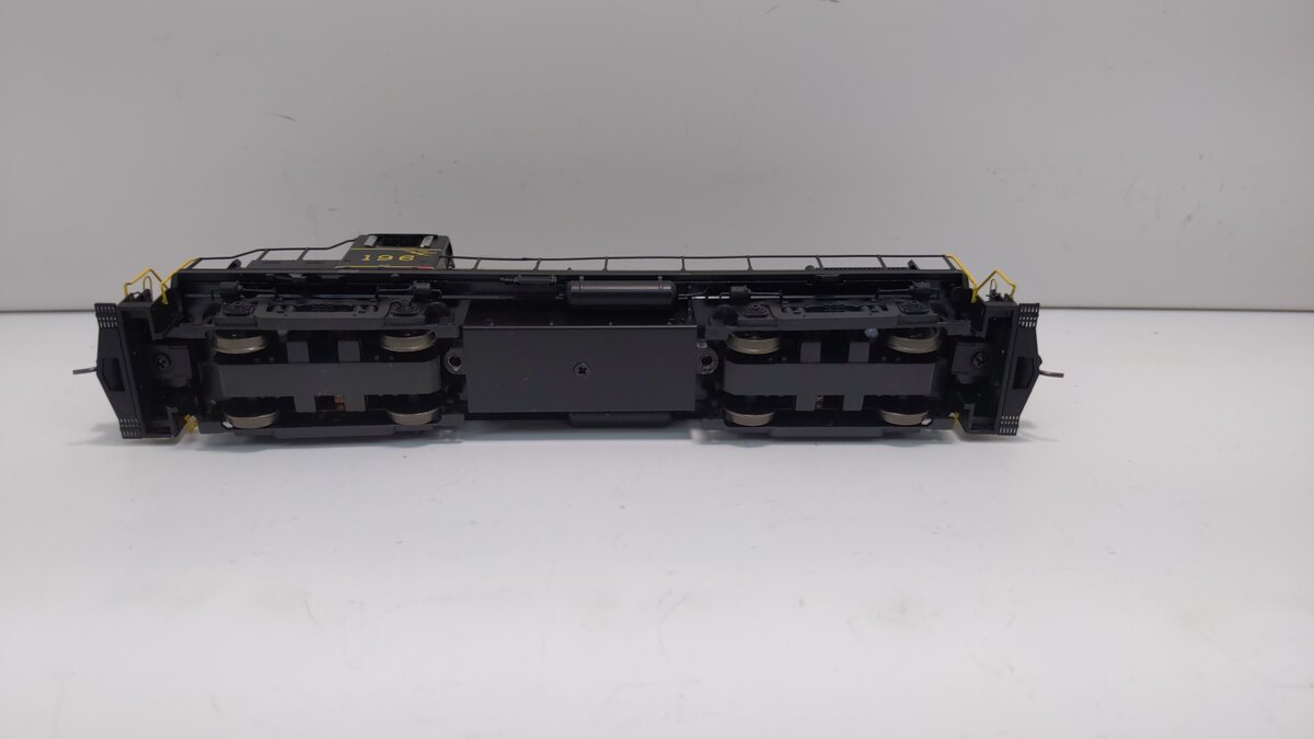 Bowser 24704 HO Western Maryland Alco RS-3 Diesel Locomotive #196 w/ DCC & Sound