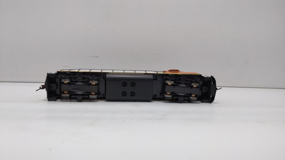 Athearn 88849 HO BNSF RTR GP60M #100