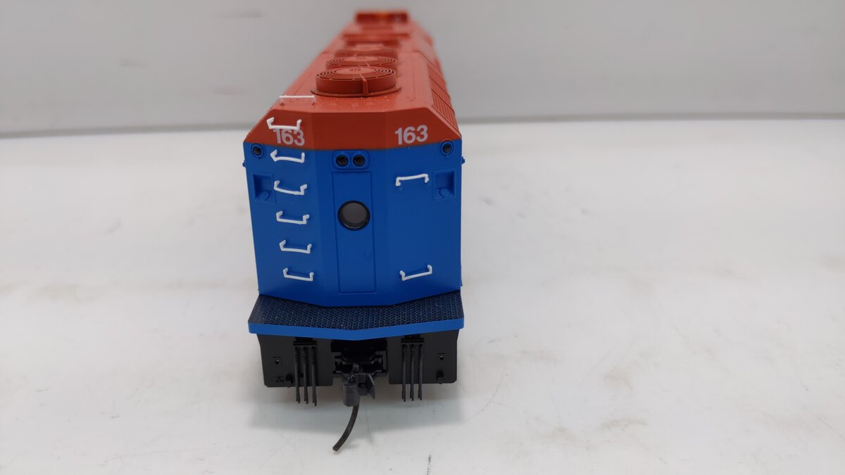 Kato 37-6573 HO Chicago Metra "City of Elmhurst" F40PH Diesel Locomotive #163