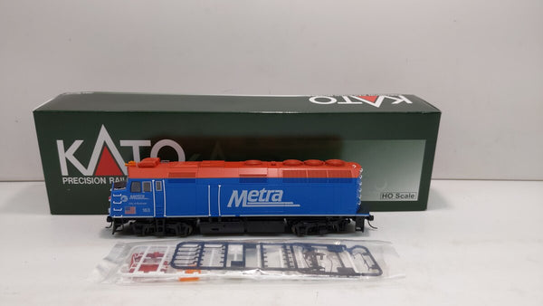 HO Kato 37-2501 Alco RS-2 Diesel Switcher Locomotive Santa