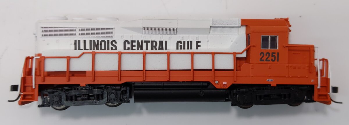 Atlas 40002449 N Illinois Central Gulf EMD GP30 Diesel Loco #2251 - Standard DC