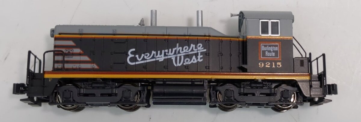Kato 176-4356 N Burlington NW2 Diesel Switcher #9215