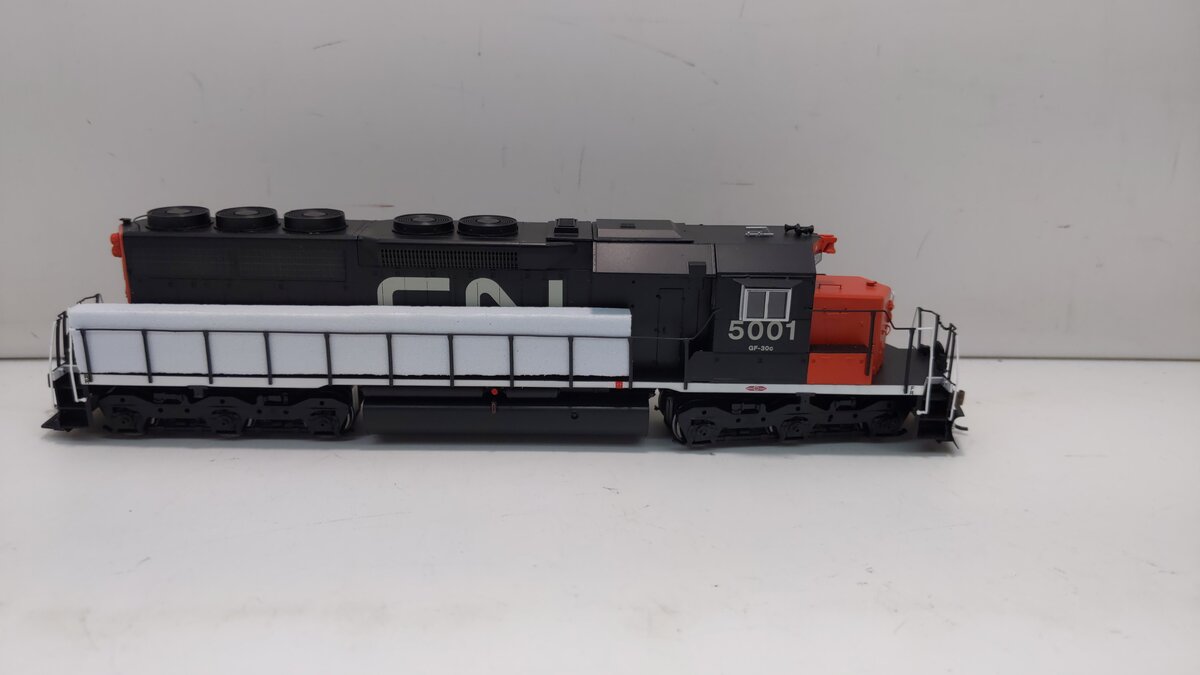 Athearn 98756 HO Canadian National SD40 Diesel Locomotive RTR #5001