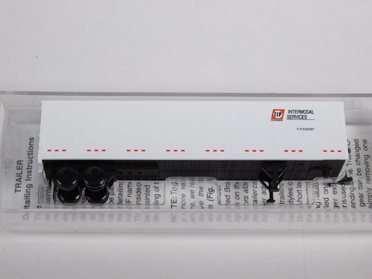 Micro-Trains 45100250 N Tip International Services 45' Van Trailer #222397