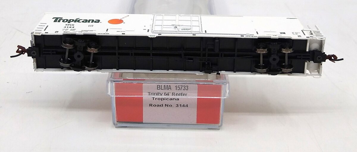 BLMA Models 15733 N Tropicana Trinity 64' Reefer  #3144