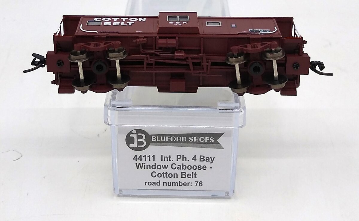 Bluford Shops 44111 SSW Cotton Belt Bay Wndw Cab #76