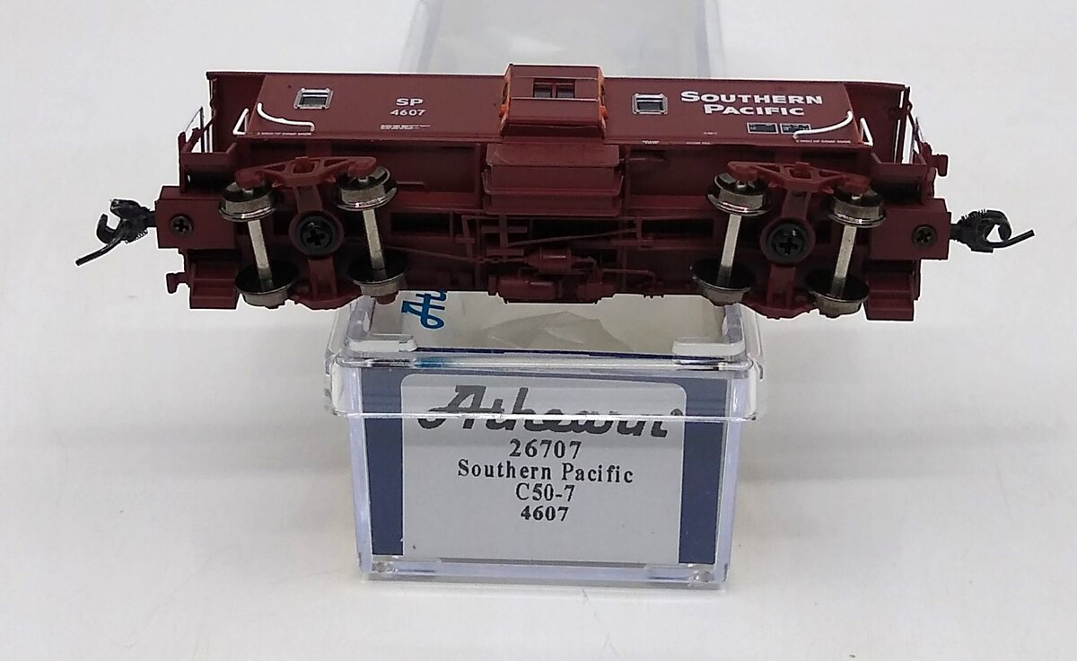 Athearn 26707 N Southern Pacific Bay Window Caboose #4607