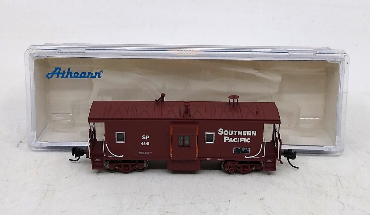 Athearn 23297 N Southern Pacific Bay Window Caboose #4641