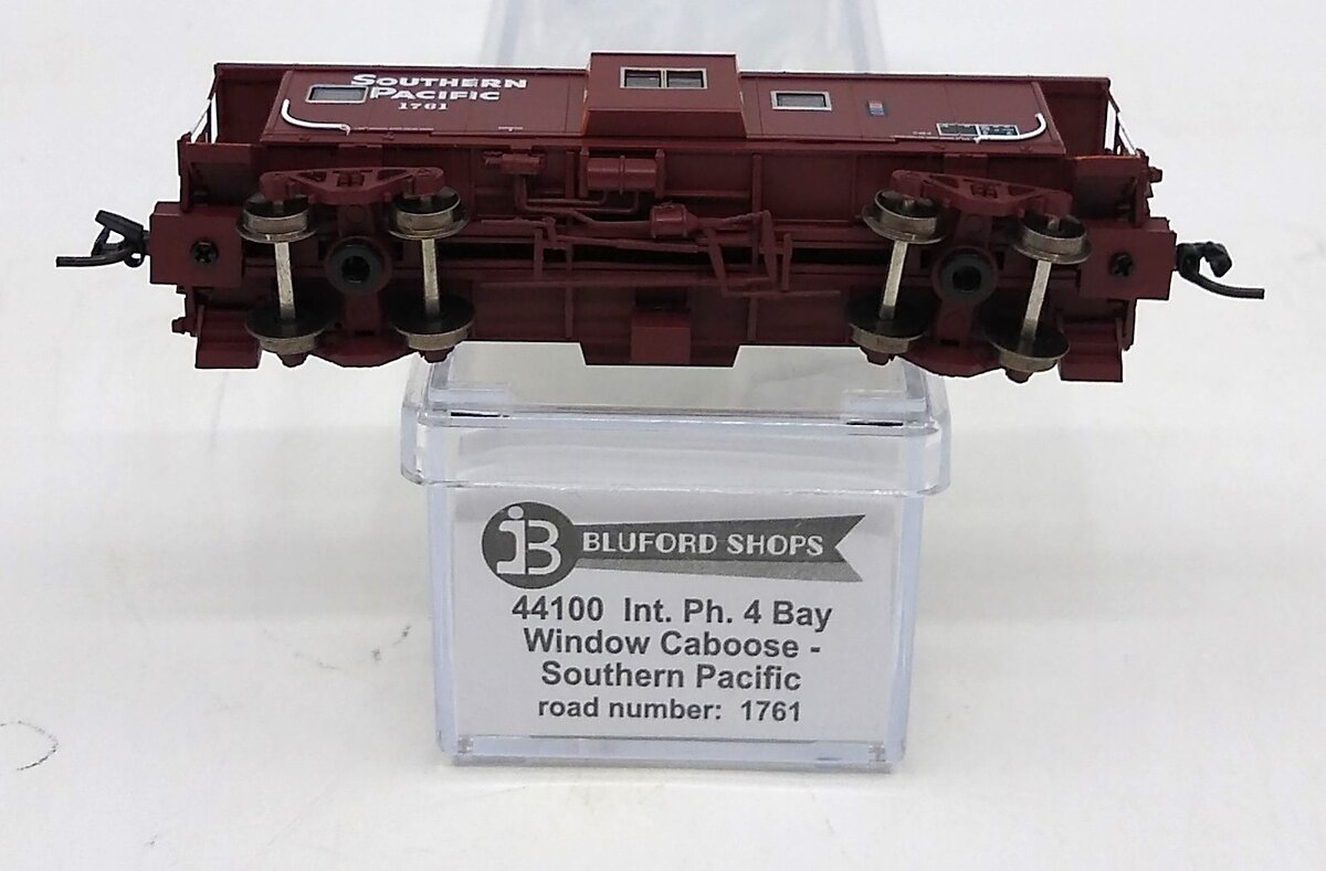 Bluford Shops 44100 Southern Pacific Bay Wndw Caboose #1761