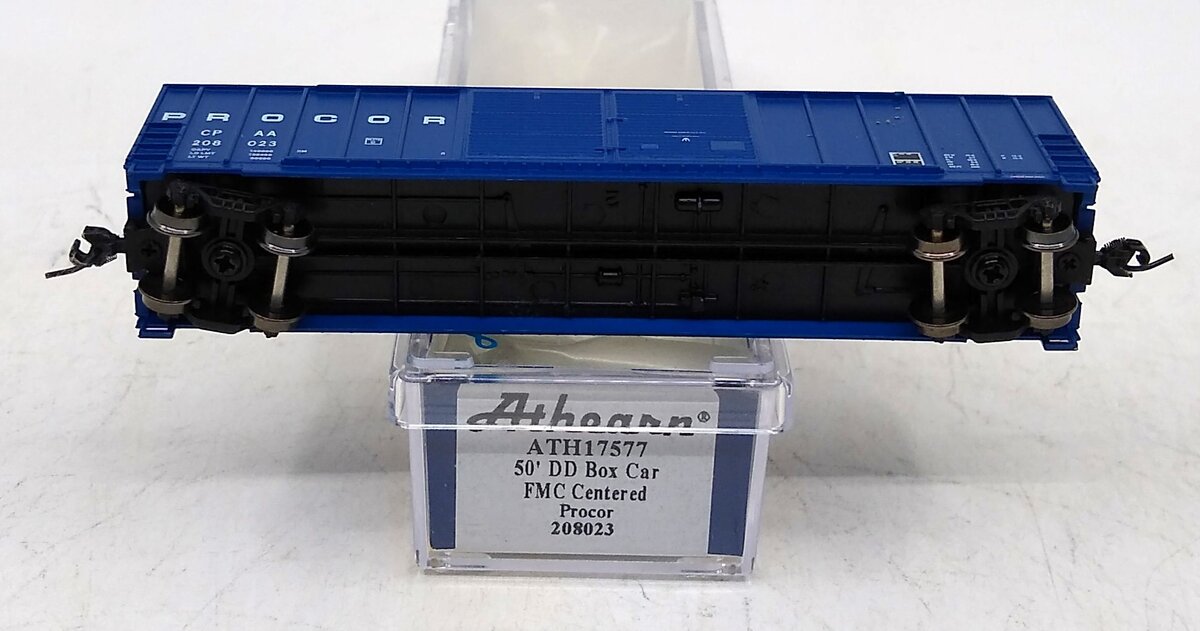Athearn 17577 N 50' FMC Centered Double Door Box, Procor #208023