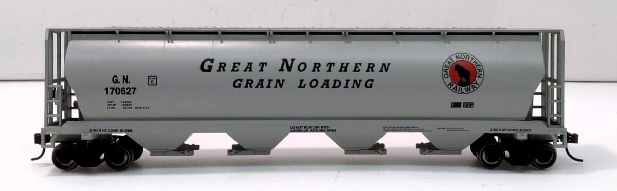 Bachmann 19111 HO Great Northern 4 Bay Cylindrical Grain Hopper