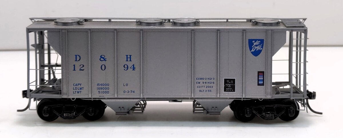Kadee 8643 HO Delaware & Hudson PS-2 Covered Hopper #12094