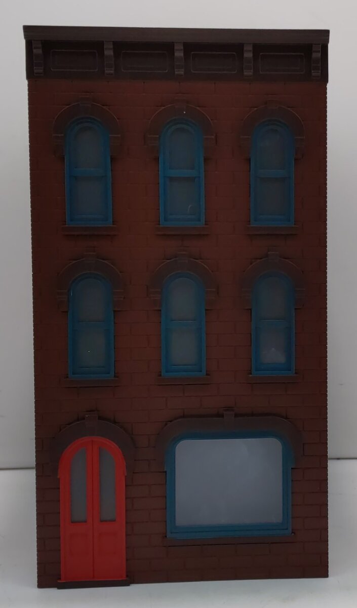 MTH 30-90372 Red Brick W/Brown Shutters 3-Story Town House # 1