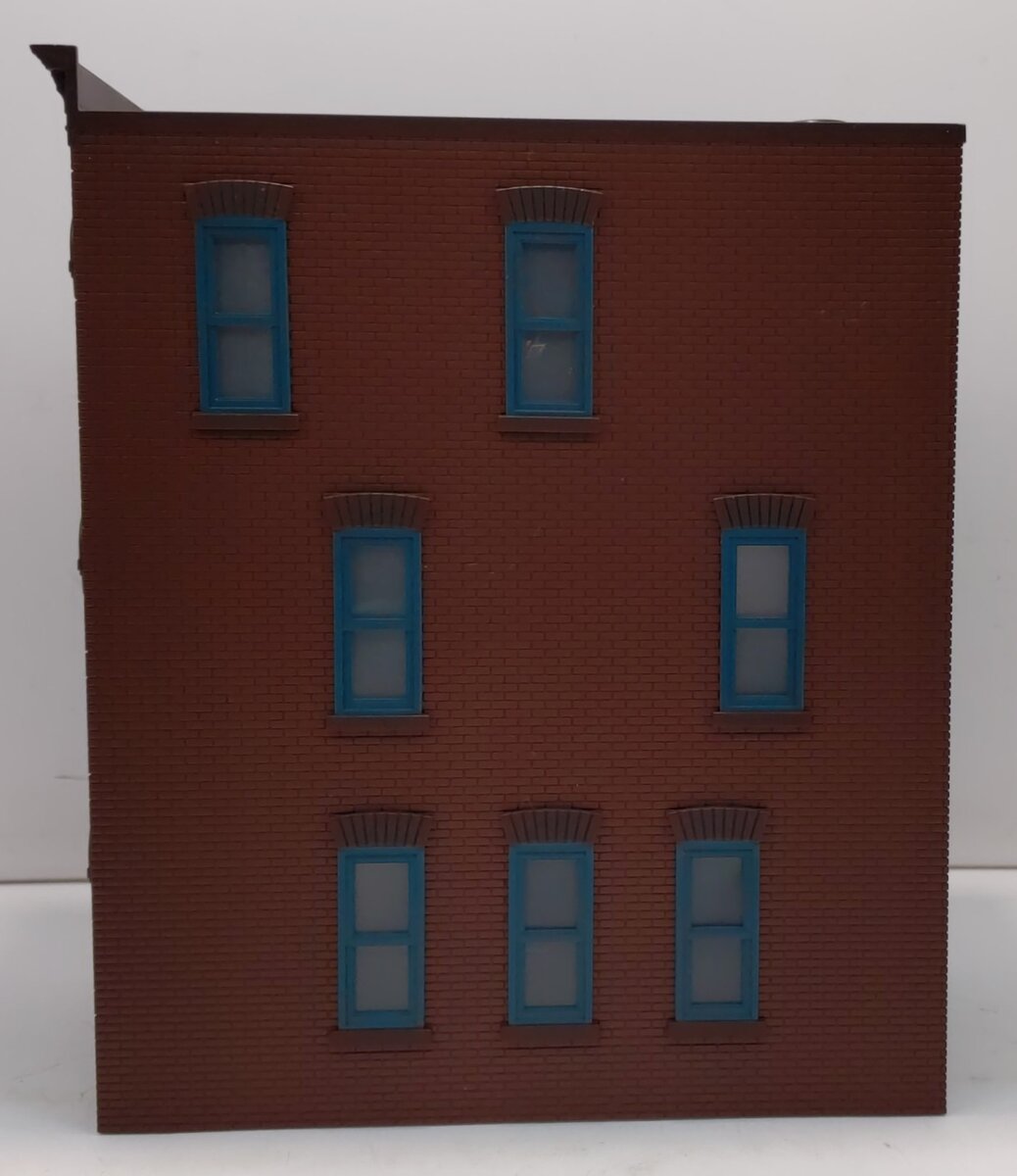 MTH 30-90372 Red Brick W/Brown Shutters 3-Story Town House # 1