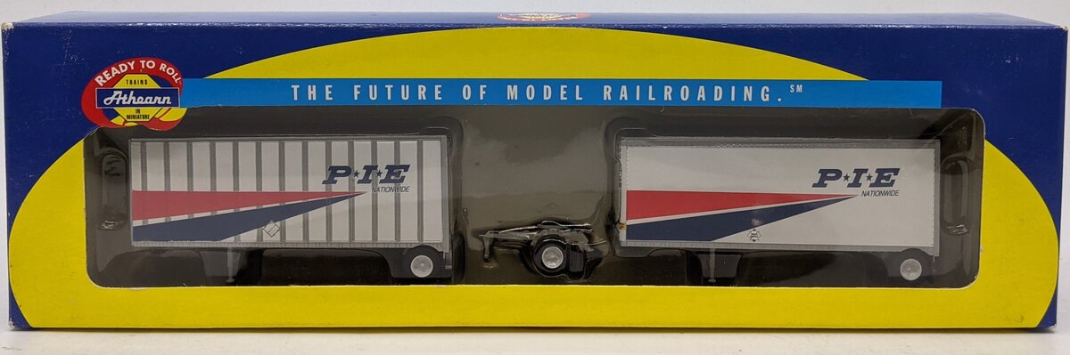 Athearn 91044 HO Ready to Roll P-I-E Two 28' Wedge Trailers & Dolly (Set of 2)