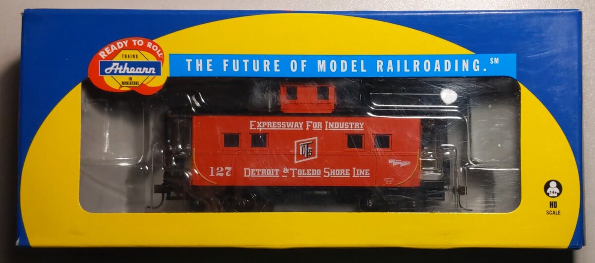 Athearn 74335 HO Scale Detroit & Toledo Shore Line 4 Window Caboose #127