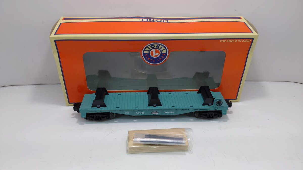 Lionel 6-19486 O Gauge New York Central Flatcar w/Stakes