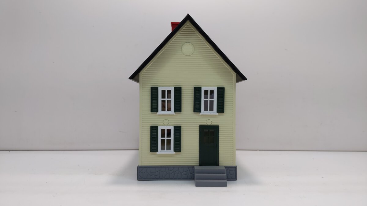 MTH 30-9023 Row House Yellow w/ Green Shutters