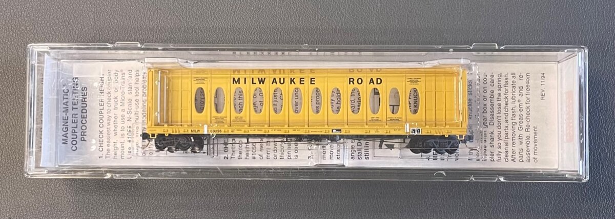 Micro-Trains 05300050 N Milwaukee Road 60' 8