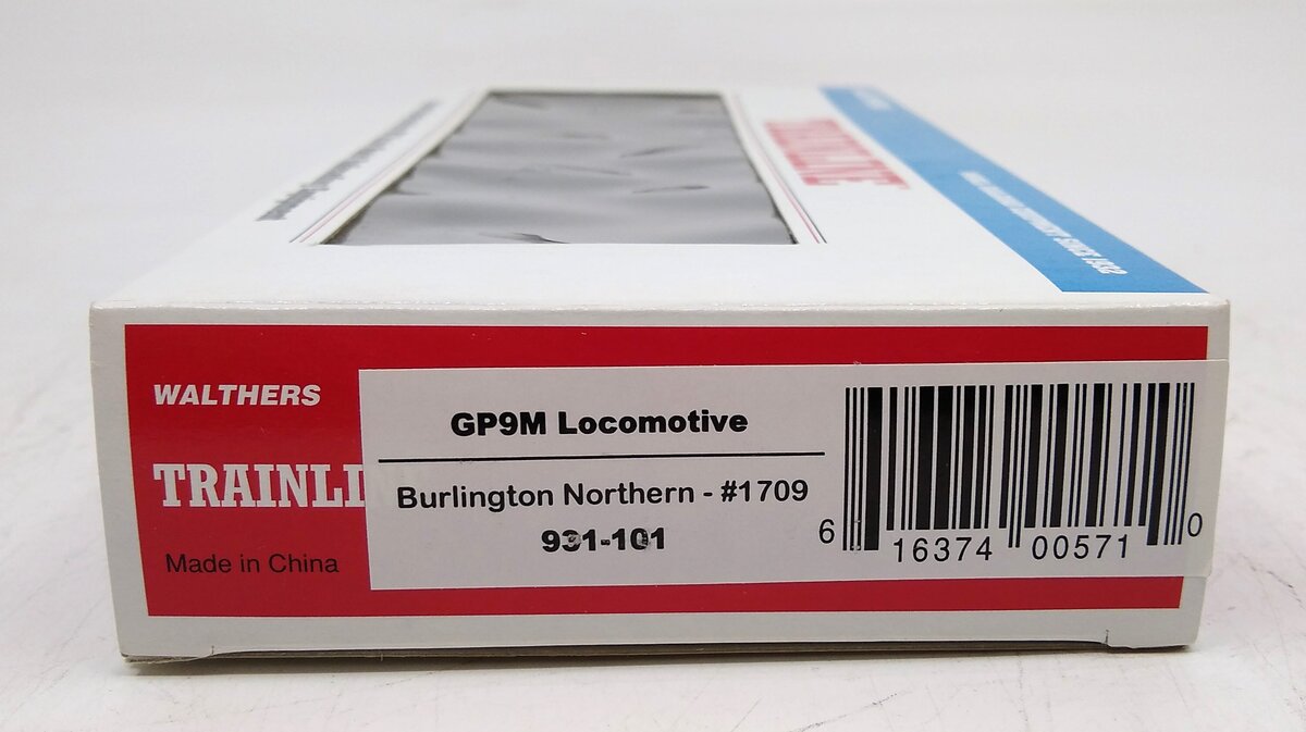 Walthers 931-101 HO Burlington Northern EMD GP9M Diesel Loco Standard –  Trainz