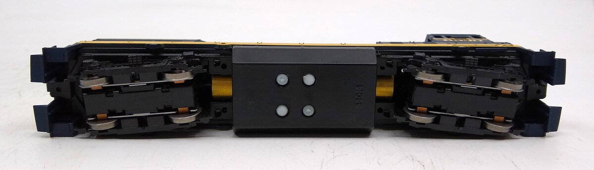 Athearn 03443 HO Scale Santa Fe U30B Powered Diesel Locomotive #6330