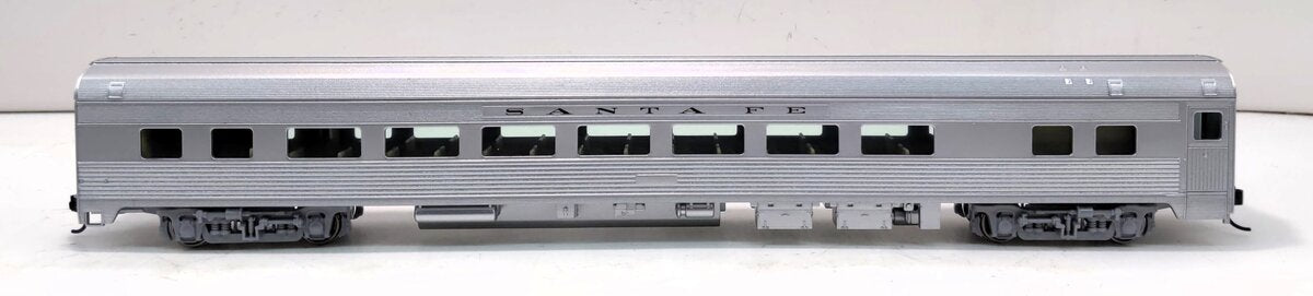 Walthers 910-30002 HO Santa Fe 85' Budd Large-Window Coach - Ready to Run