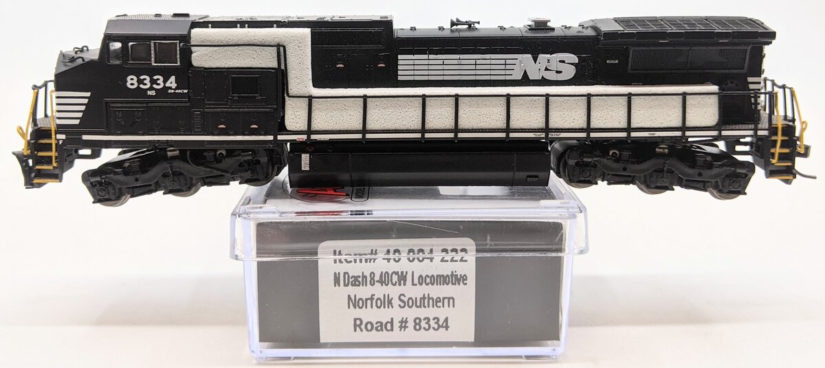 Atlas 40004222 N Dash 8-40Cw Ns 8334 W/sd
