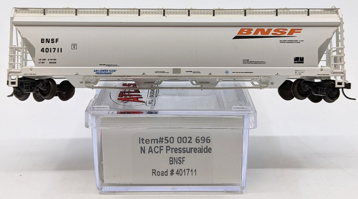 Atlas 50002696 N COVERED HOPPER BNSF 401711