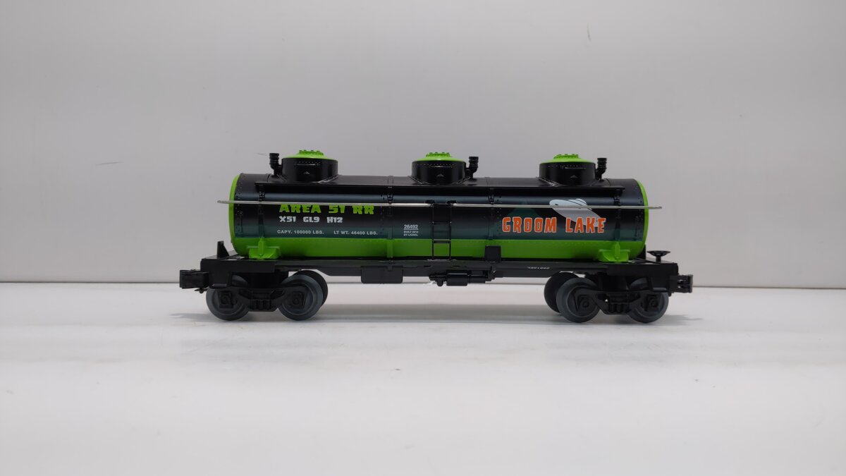 Lionel 6-26492 O Gauge Area 51 3-Dome Tank Car