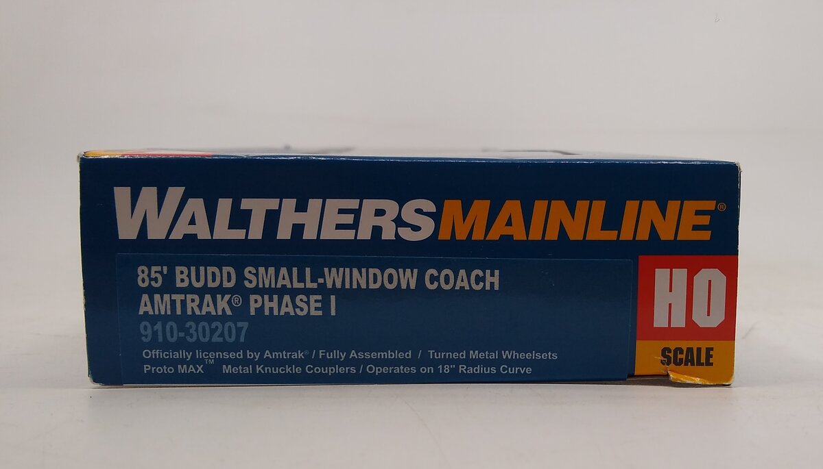 Walthers 910-30207 HO Amtrak Phase I 85' Budd Small-Window Coach