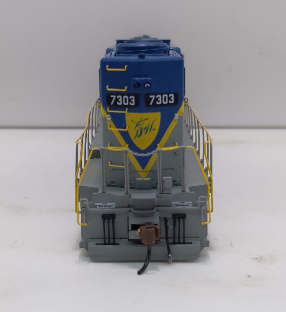 Athearn G65309 HO Delaware & Hudson GP38-2 Phase 1a Diesel Locomotive #7303