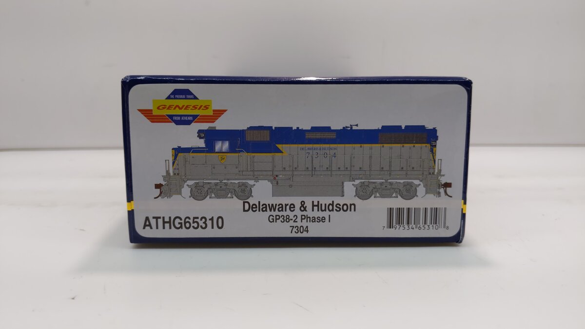 Athearn G65310 HO Delaware & Hudson GP38-2 Phase 1a Diesel Locomotive #7304