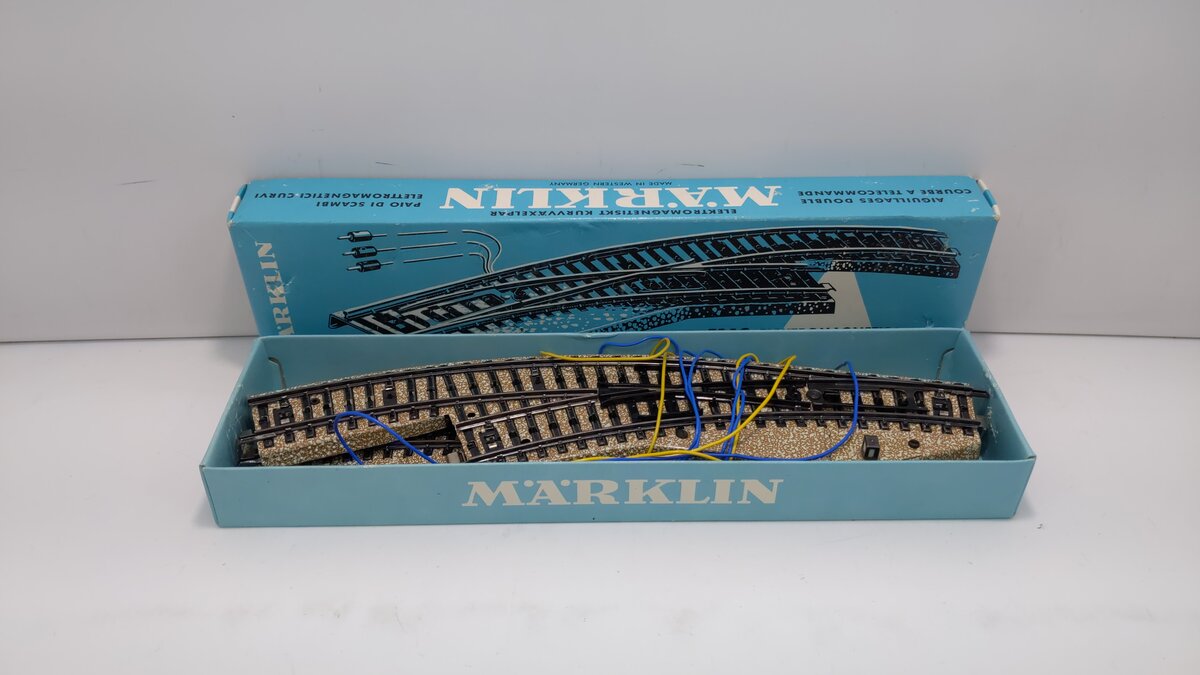 Marklin 5140 HO Curved Electric 2-Way Swich/Turnout (Only One)
