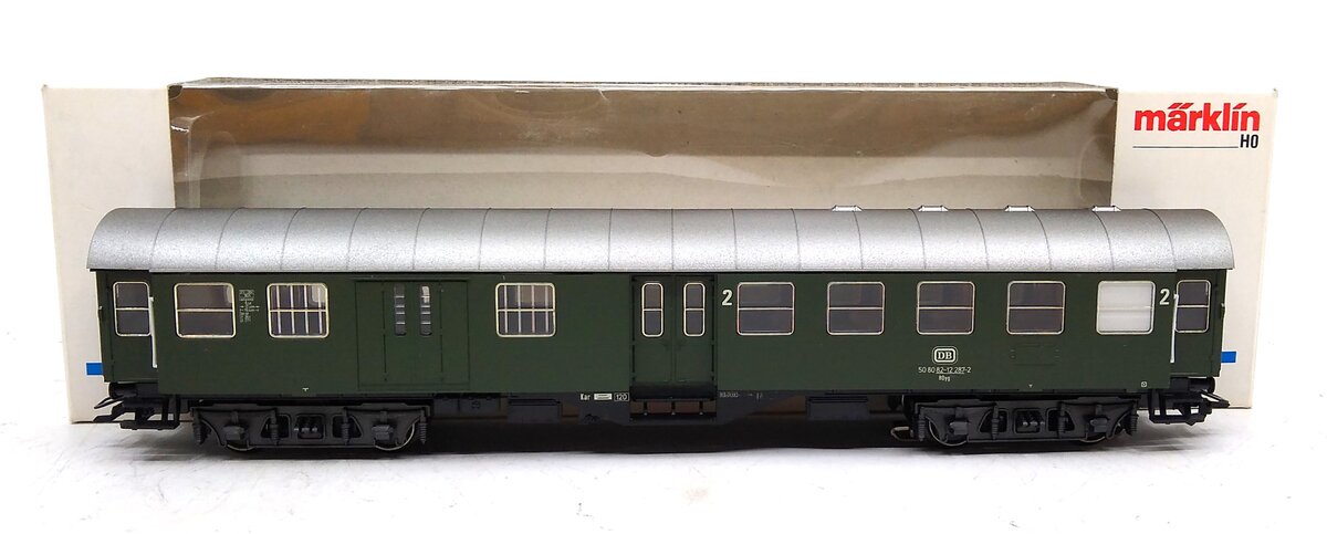 Marklin 4133 HO Scale DB 2nd Class Coach w/Baggage Area