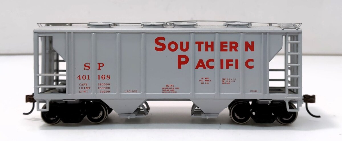 Roundhouse 96168 HO Southern Pacific PS-2 2003 2-Bay Covered Hopper Car #401168