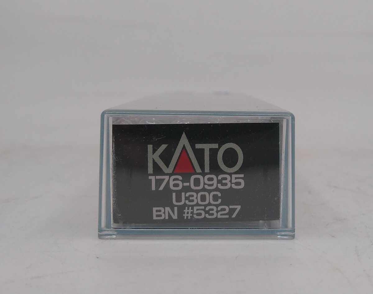 Kato 176-0935 N Burlignton Northern U30CBN Diesel Locomotive #5327