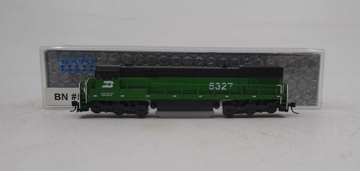 Kato 176-0935 N Burlignton Northern U30CBN Diesel Locomotive #5327