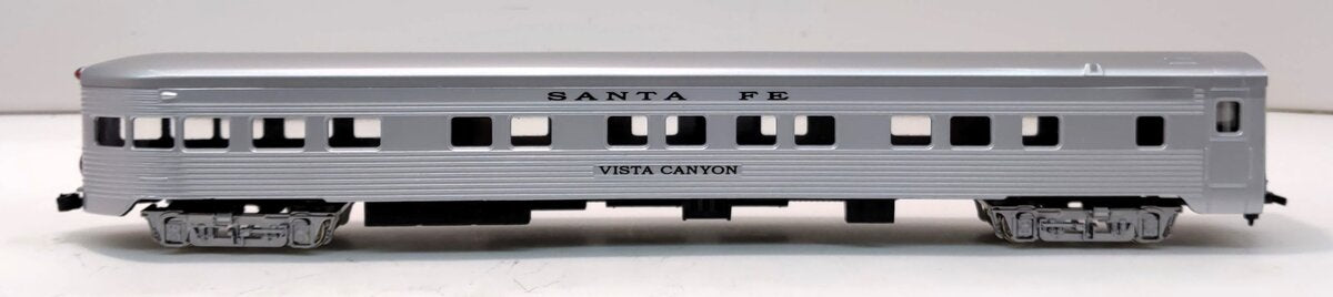 IHC 47783 HO Santa Fe Vista Canyon Corrugated Side Observation Car