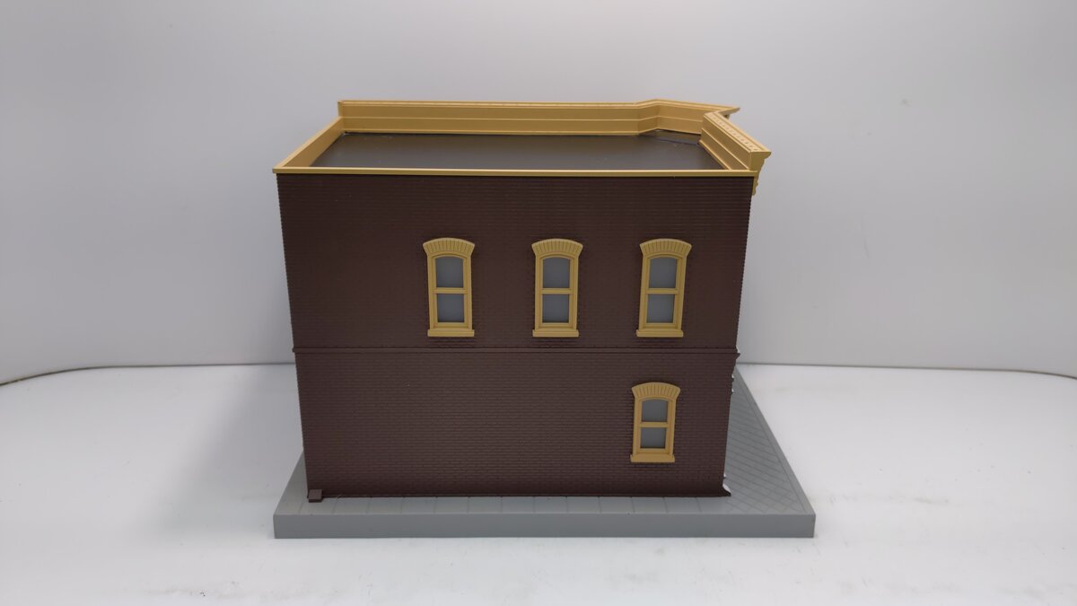 MTH 30-90231 Assembled Ilene Wright Chiropractic Corner Building