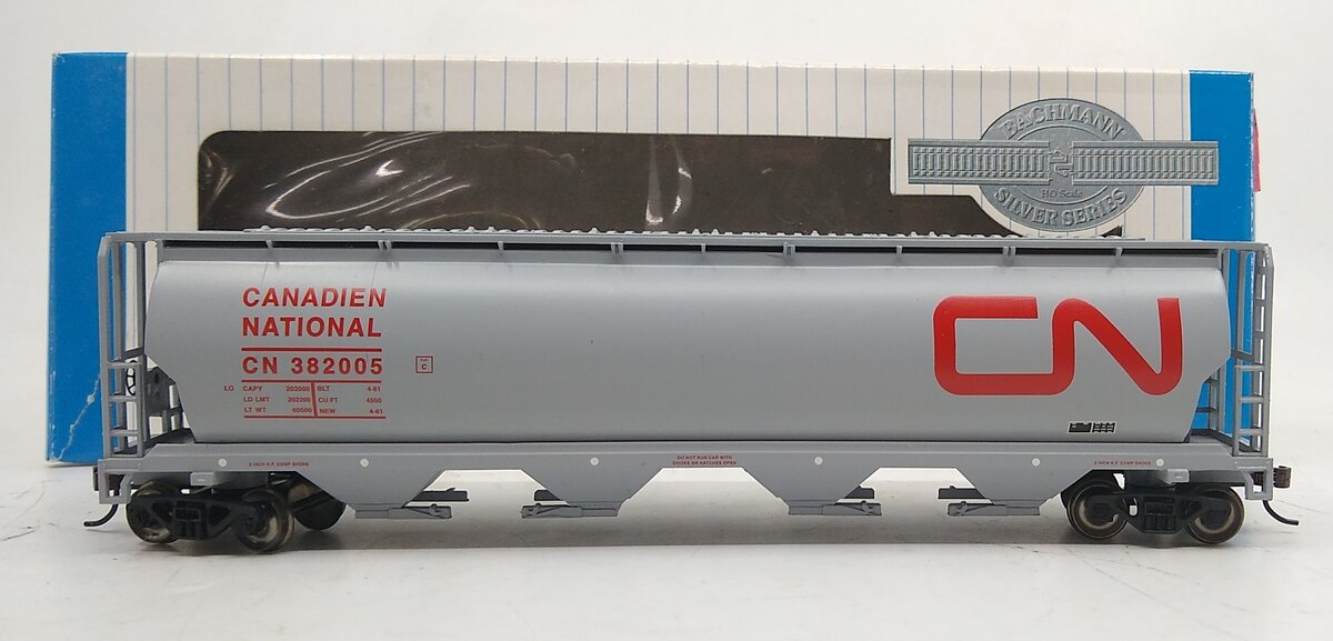 Bachmann 19113 HO Scale Canadian National 4 Bay Cylindrical Grain Hopper #382005