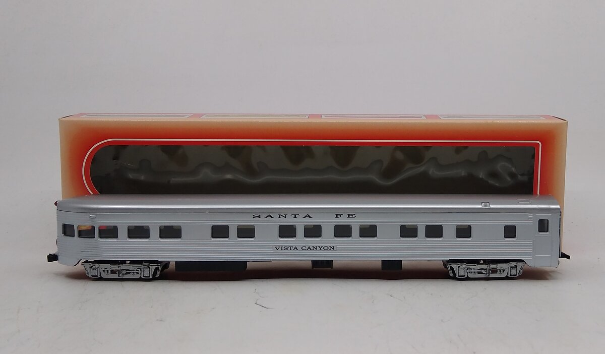 IHC 47783 HO Santa Fe Vista Canyon Corrugated Side Observation Car