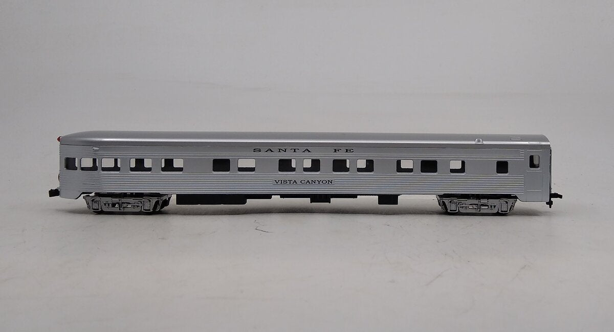 IHC 47783 HO Santa Fe Vista Canyon Corrugated Side Observation Car