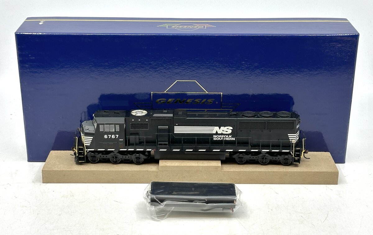 Athearn G67392 HO Norfolk Southern SD60M Diesel Locomotive w/DCC & Sound #6767