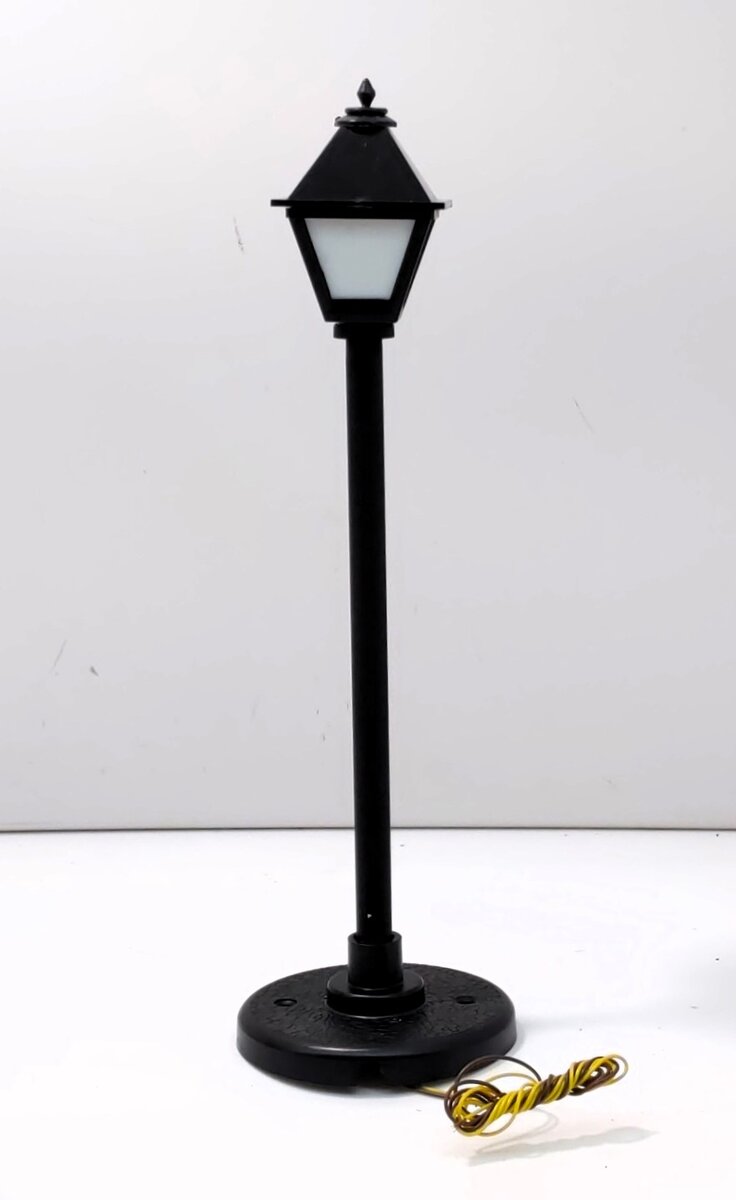 Model Power 988 G Scale Brass Post Square Frosted Street Lite