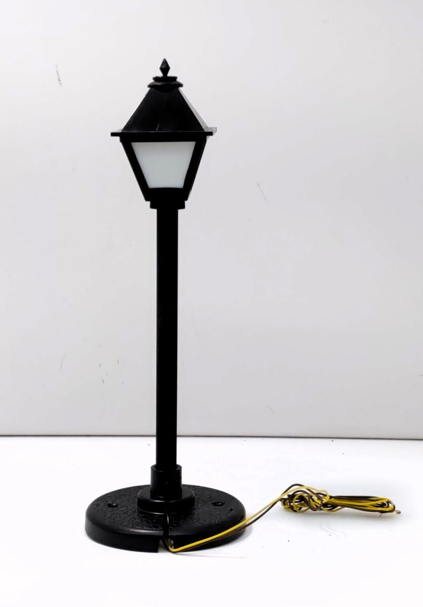 Model Power 988 G Scale Brass Post Square Frosted Street Lite
